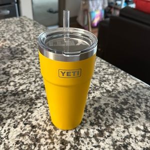 Stackable YETI Tumbler in Alpine Yellow